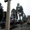 Il corteo all'interno del cimitero