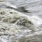 L'impeto dell'acqua alla diga Michelotti