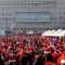 4 dicembre - Il raduno dei Babbo Natale davanti all\'ospedale infantile Regina Margherita