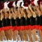 Le cheerleader si esibiscono durante il time-out