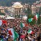 Sventolano i tricolori in piazza