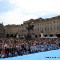 In piazza San Carlo si attende la discesa dei paracadutisti