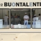 Gelatieri in vetrina al laboratorio Buontalenti