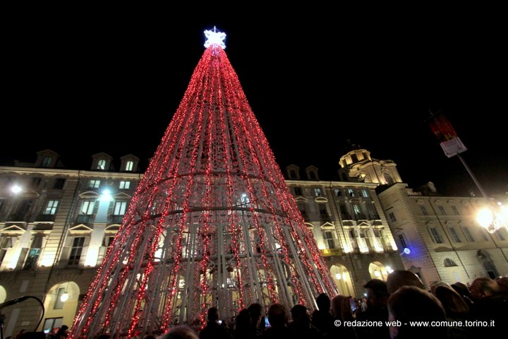 Albero Di Natale A Torino.Albero Di Natale