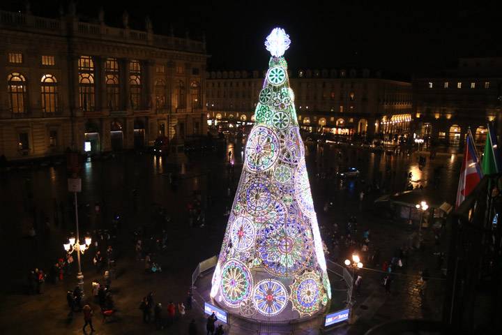 Albero Di Natale A Torino.Albero Di Natale
