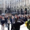 Un momento della commemorazione in piazza Palazzo di Città