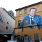 Il murale dedicato a Piero Angela in via Verdi