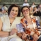 Caterina Greco e Carlotta Salerno assistono alla sfilata
