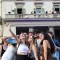 Le esibizioni dai balconi affacciati su piazza Vittorio Veneto durante il Vertical Stage Block Party, uno degli eventi musicali della festa patronale.