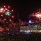 I fuochi d'artificio sul Po hanno chiuso la festa di San Giovanni davanti a quasi 40mila persone riunite in piazza Vittorio Veneto.