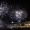 I fuochi d'artificio sul Po hanno chiuso la festa di San Giovanni davanti a quasi 40mila persone riunite in piazza Vittorio Veneto.