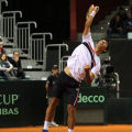 Ivan Dodig serve per primo