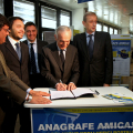 La firma dell\'Amministratore Delegato di Poste Italiane, Massimo Sarmi