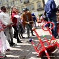 L\'Assessore Pellerino gioca con i bambini delle scuole intervenute alla manifestazione
