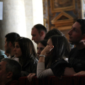 Contemplazione di fronte alla Santa Sindone