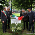 Lo scoprimento della targa