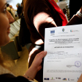 Un PO di mamme vanno a scuola - Attestato di frequenza