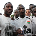 Il terzino della Juventus, Kwadwo Asamoah con i giocatori del Ghana
