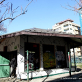 L\'accesso al rifugio in piazza Risorgimento