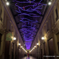 Galleria Umberto I. Marco Gastini, L\'energia che unisce si espande nel blu