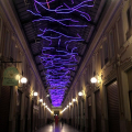 Galleria Umberto I. Marco Gastini, L\'energia che unisce si espande nel blu