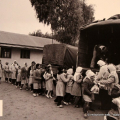 Distribuzione di razioni alimentari nel Beach Camp, Gaza - 1988