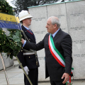 Gioacchino Cuntrò depone la Corona della Città di Torino