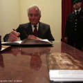 21 maggio - Giampiero Boniperti firma il registro dei visitatori