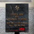 Il leggio commemorativo della sede del Grande Torino