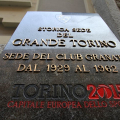 Il leggio commemorativo della sede del Grande Torino