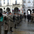 Il feretro esce da Palazzo Civico