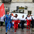 L\'arrivo di Andrea Tomasetto, vice presidente della Circoscrizione 1, in piazza Carlo Alberto