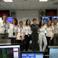 Samantha Cristoforetti con i tecnici della Mission Support Center