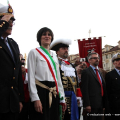 Le autorità in attesa del Farò