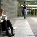 La performance alla stazione Metro Porta Nuova