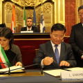 La firma del patto di cooperazione