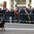 La Sindaca assiste alle dimostrazioni delle unita cinofile