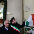 Lo scoprimento della targa