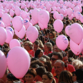 L\'onda rosa contro il cancro