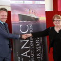 L'Assessore Alberto Sacco con Alexandra Klingelhofer , curatrice della mostra