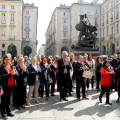 In silenzio per ricordare le vittime del Museo del Bardo