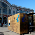 Il punto informativo in piazza Carlo Felice, Porta Nuova
