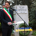 Enzo Lavolta, Vicepresidente del Consiglio Comunale, porta i saluti della Città
