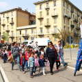 Il corteo dei ragazzi della Vittorino da Feltre