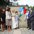 I figli di Silvana Allasia scoprono la targa