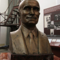 Mezzobusto in bronzo di Luigi Einaudi 