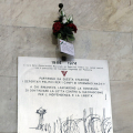 La lapide dell’ANED posta di fronte al Binario 17 - Stazione di Porta Nuova