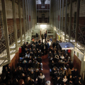 Un gruppo di studenti nel braccio femminile dell'ex carcere