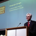 Giangiorgio Satragni, curatore della mostra