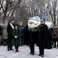 Un momento della commemorazione al ponte Carpanini